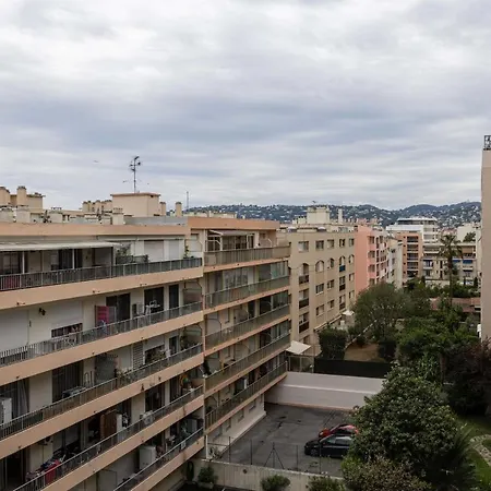 Renovated Flat 250m From The - Town Centre *