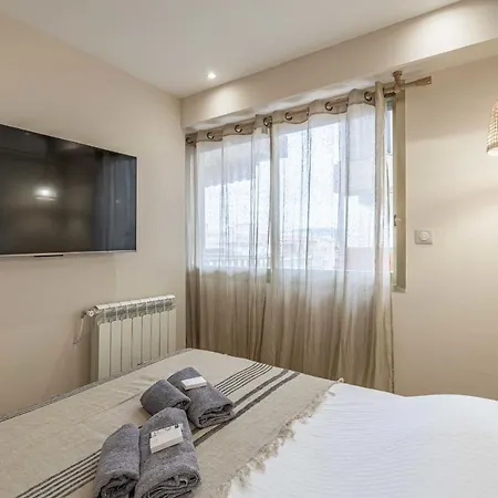 Апартаменти Renovated Flat 250m From The - Town Centre Антіб